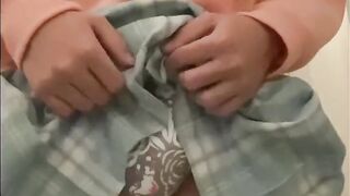 Wetting my pull up in a skirt gets me leaking through the diaper