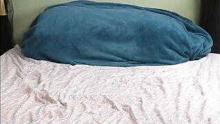 Emoboy femboy jerks off with socks stuffed full of cum