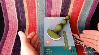 Satisfyer plug 2 plugged and pulsing straight guy first time anal gay unboxing
