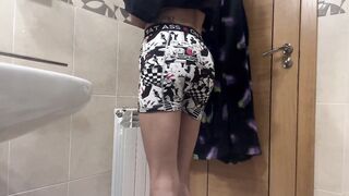 Straight friend’s bathroom turned me into a dripping femboy slut