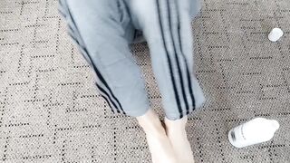 Twink’s oil slicked feet get the massage he craves till his toes glisten