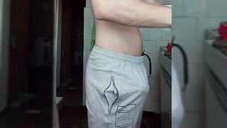 Big cock twink daddy jerks off while making breakfast