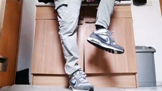 Hot skater twink destroyed in bathroom handjob alone