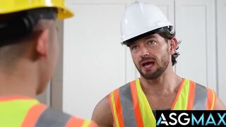 Johnny Donovan big dick destroys Ricky Lee behind blowjob bareback