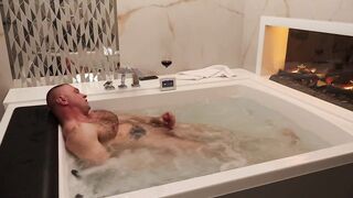 Wet Hairy Muscle Stud Masturbates in Luxury Jacuzzi Big Load