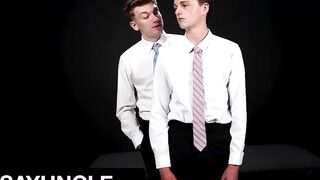 Elder Caden Dior Gets Destroyed Raw By Nathan Bicks In Sloppy Blowjob And Bareback Creampie