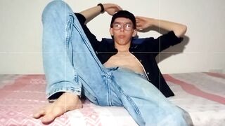 Nerdy Twink Grips Huge Uncut Cock Jerks Till Gushing Cumshot Destroyed