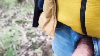 Someone can see me cumming outside while peeing raw