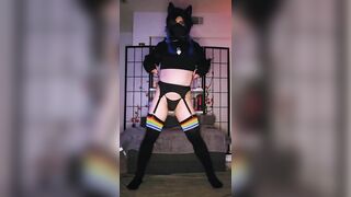 Gay femboy cosplay twink dances his way into a dripping bussy