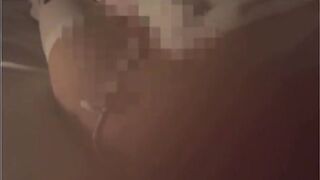 Pretty boy pressed his bed down while sucking his own cock