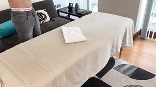 Straight guy’s XXL cock ruined by sneaky gay masseur massage