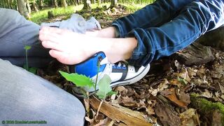 Twink Takes Off DC Shoes Smelly Socks and Sucks Bare Feet