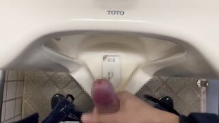 Married Japanese salaryman wanks in toilet glutting thick cum all over his filthy hands during picnic