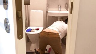 Horny plumber ruins his pants while jacking off