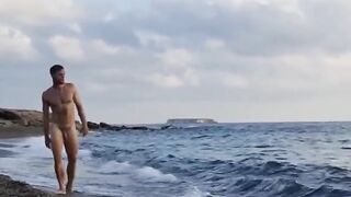 Biggest devon wrecked on the beach getting jacked raw