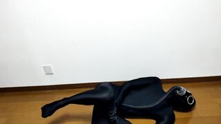 Zentai gas mask breath play destroyed slim gay solo