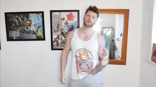 Muscle worship wank full figure gay jerking off cum on self