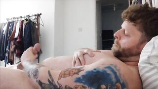 Muscle worship wank full figure gay jerking off cum on self