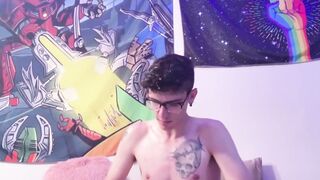 Twink’s 8.5 inch Tongue Gets Destroyed Anal Twink Review
