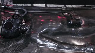 Vacuum bed ruined as rubber catsuited twink gets milky edge control