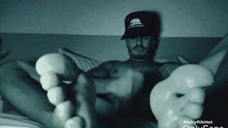 Latin barefeet toe curling orgasm instructions for your cock