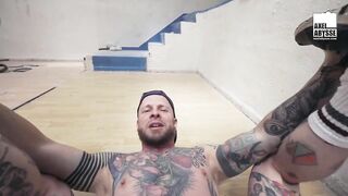 Tattooed tantric destroys his muscled hole with brutal double fisting